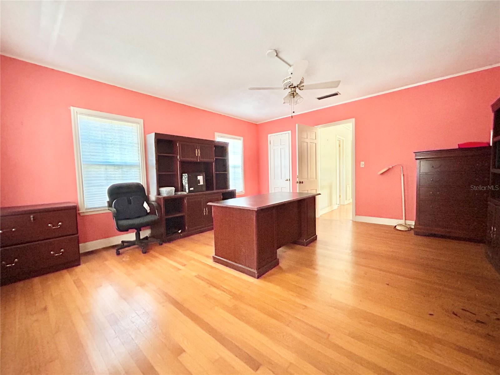 1105 Herndon St Property Photo 16
