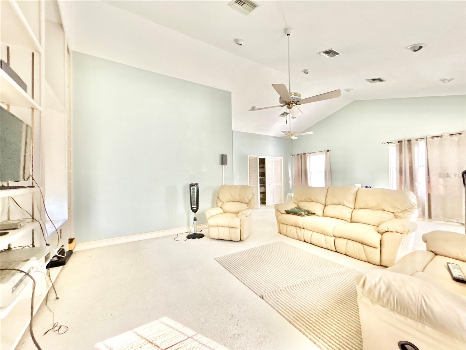 1105 Herndon St Property Photo 22
