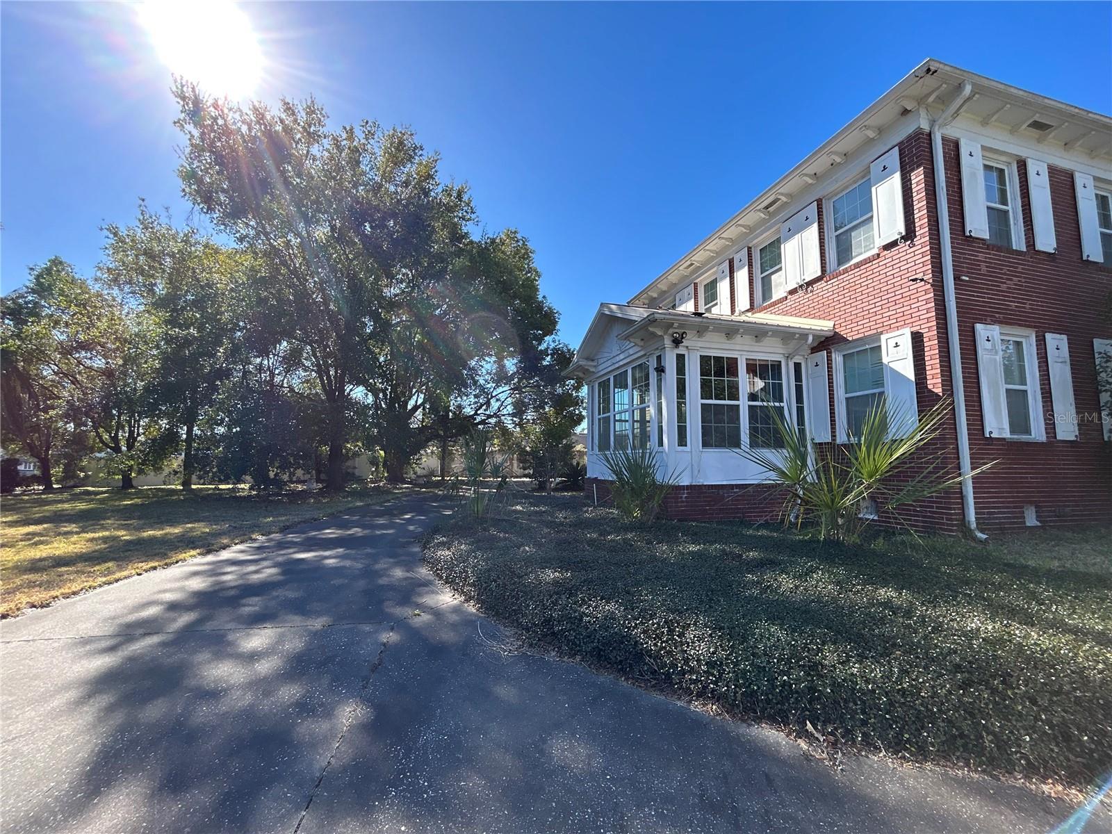 1105 Herndon St Property Photo 40