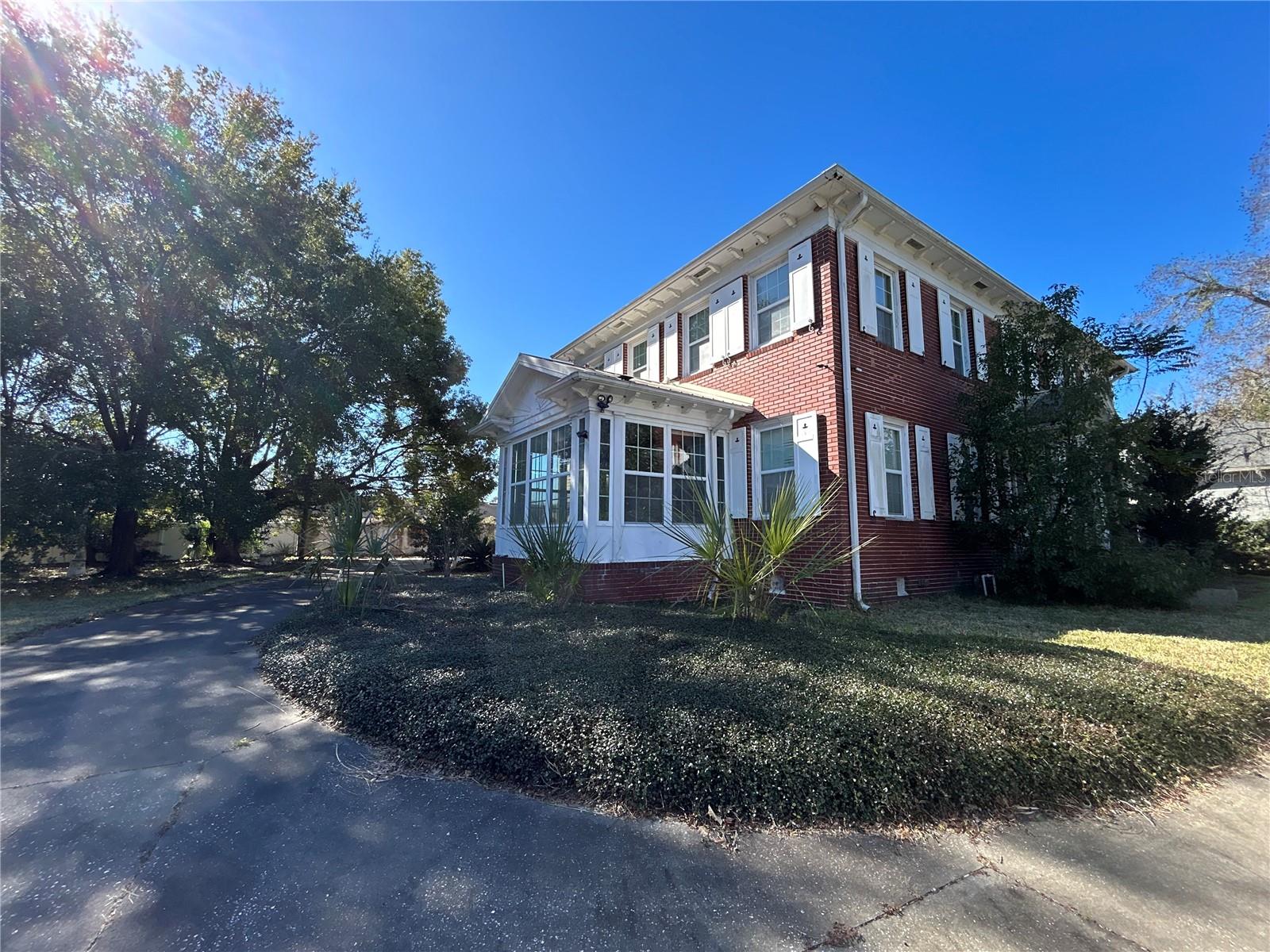 1105 Herndon St Property Photo 41