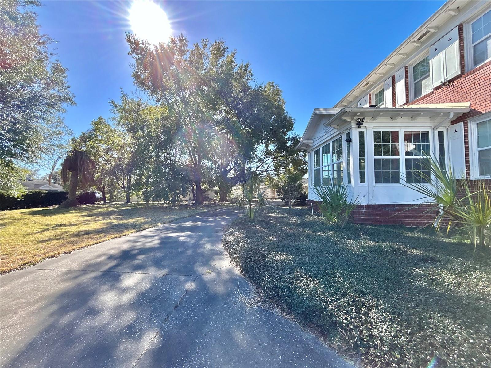 1105 Herndon St Property Photo 43