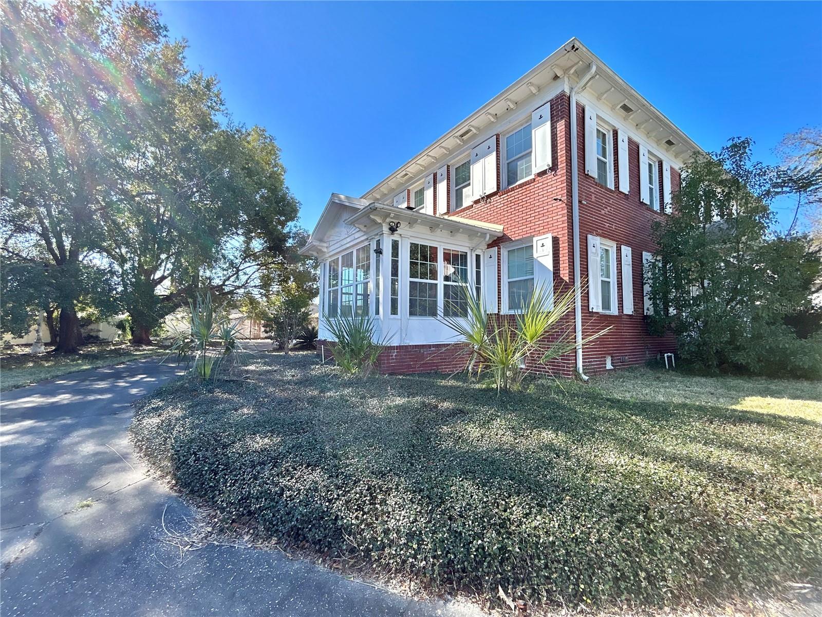 1105 Herndon St Property Photo 44
