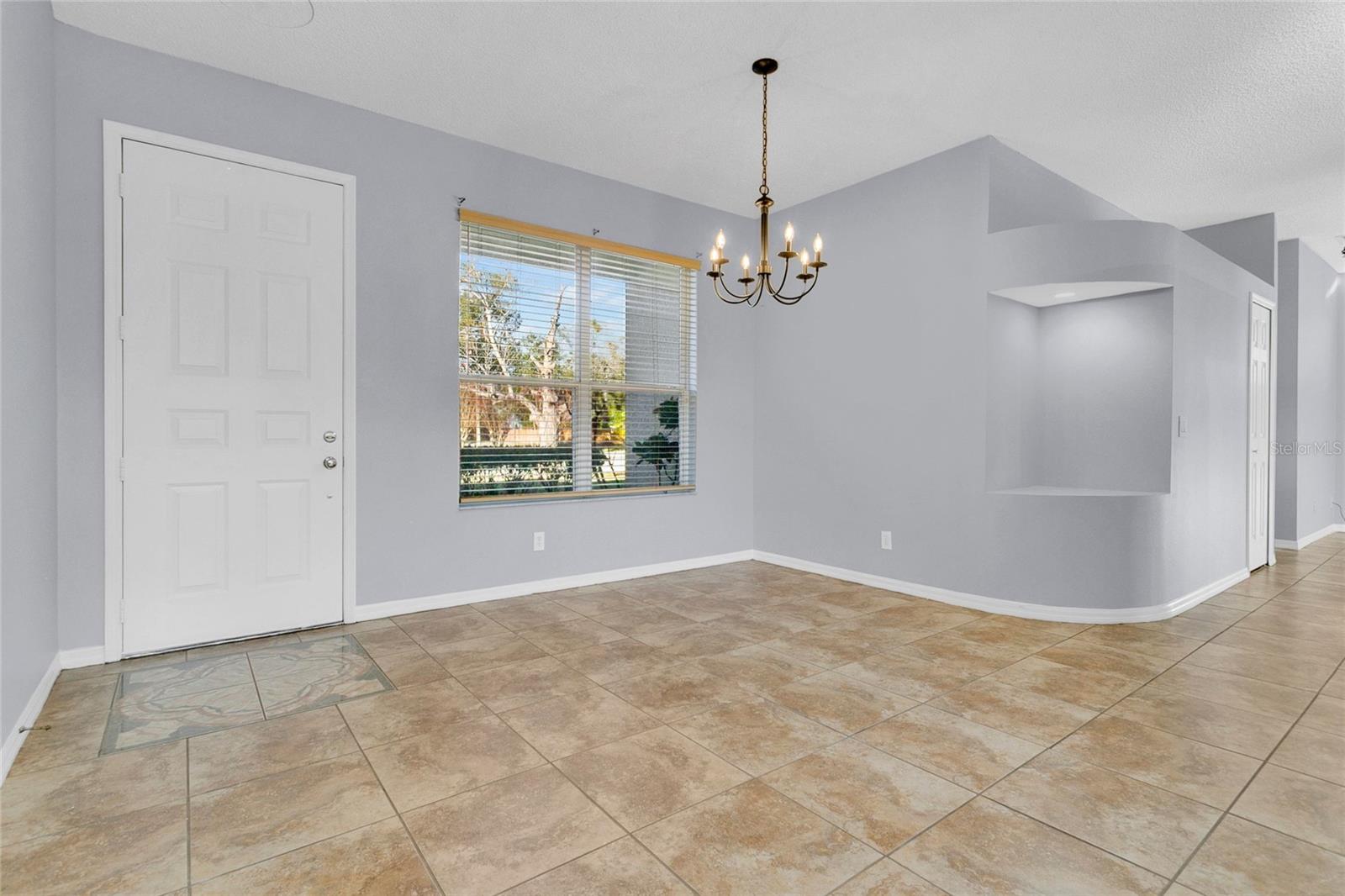 8102 Country Run Pkwy Property Photo 6