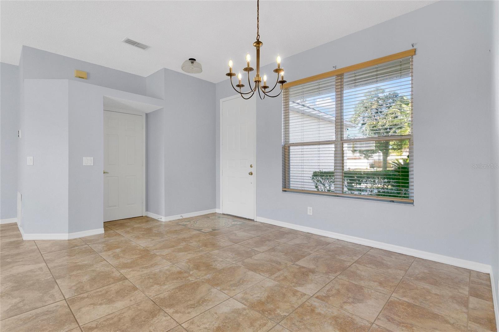 8102 Country Run Pkwy Property Photo 7