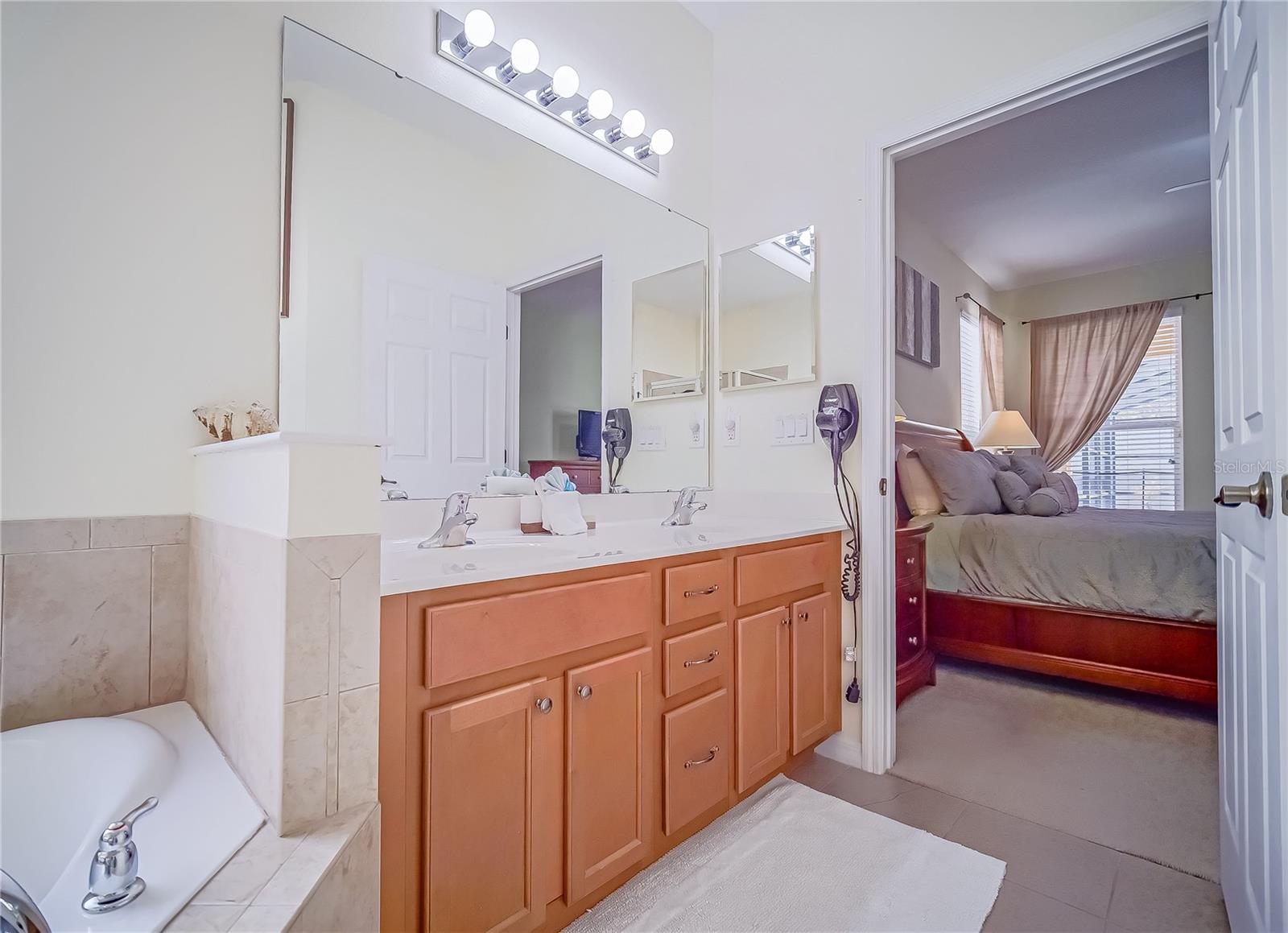 1009 Orange Cosmos Blvd Property Photo 14