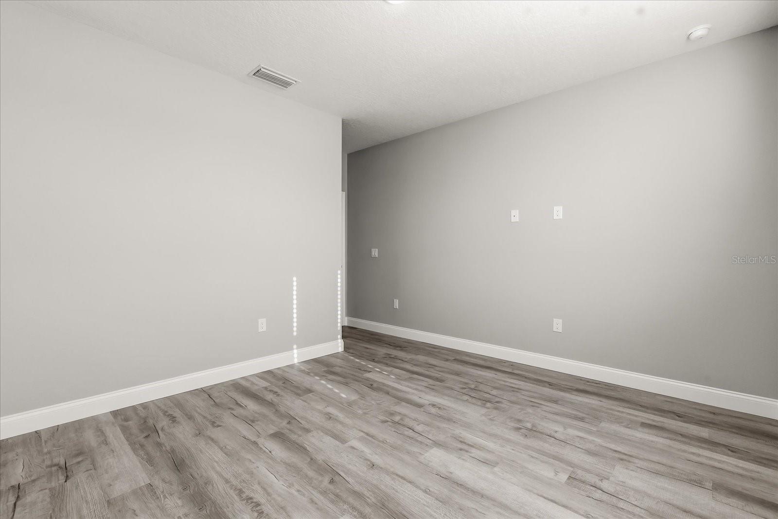 2226 Southwest Rd Property Photo 12