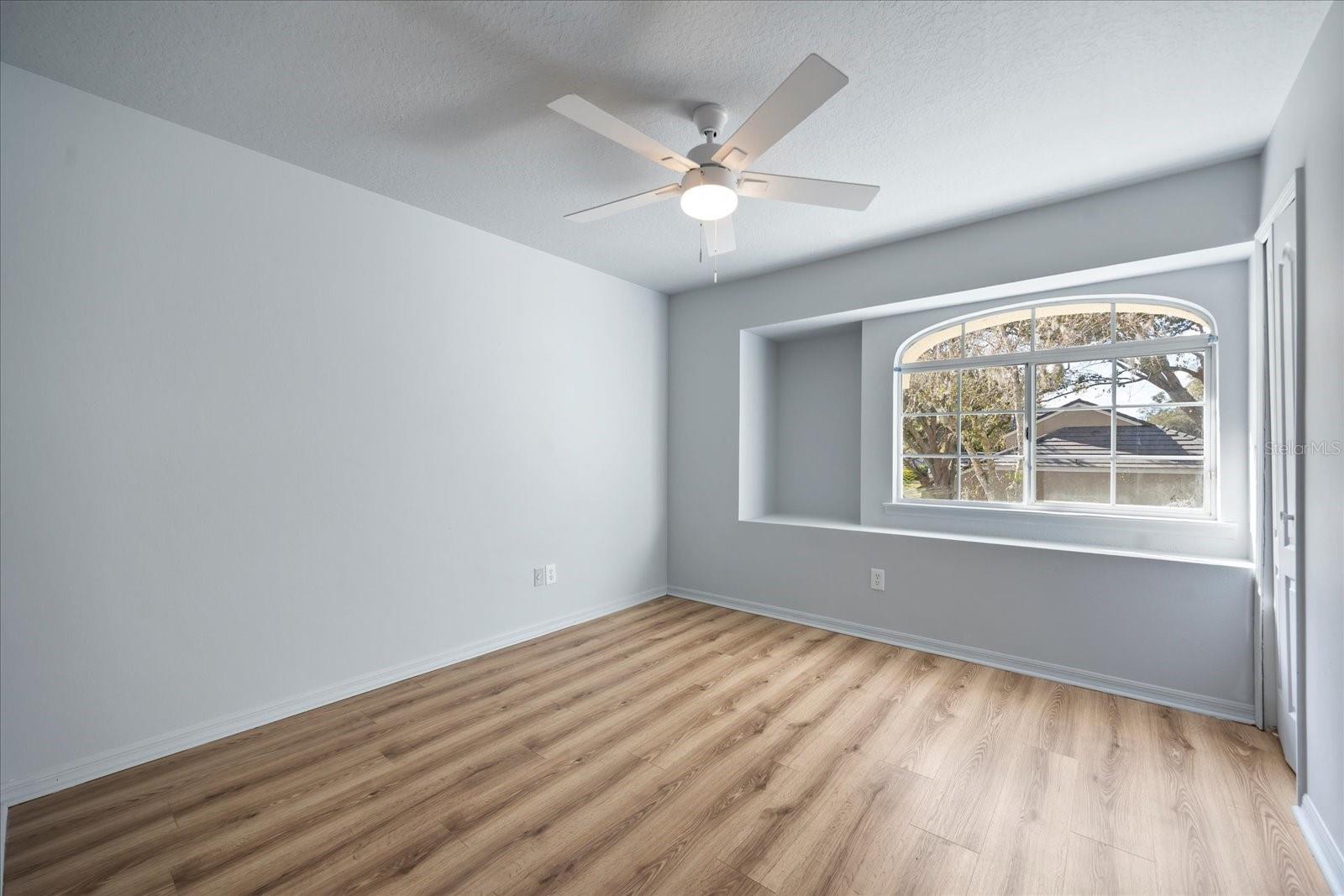 220 Wimbledon Cir Property Photo 17