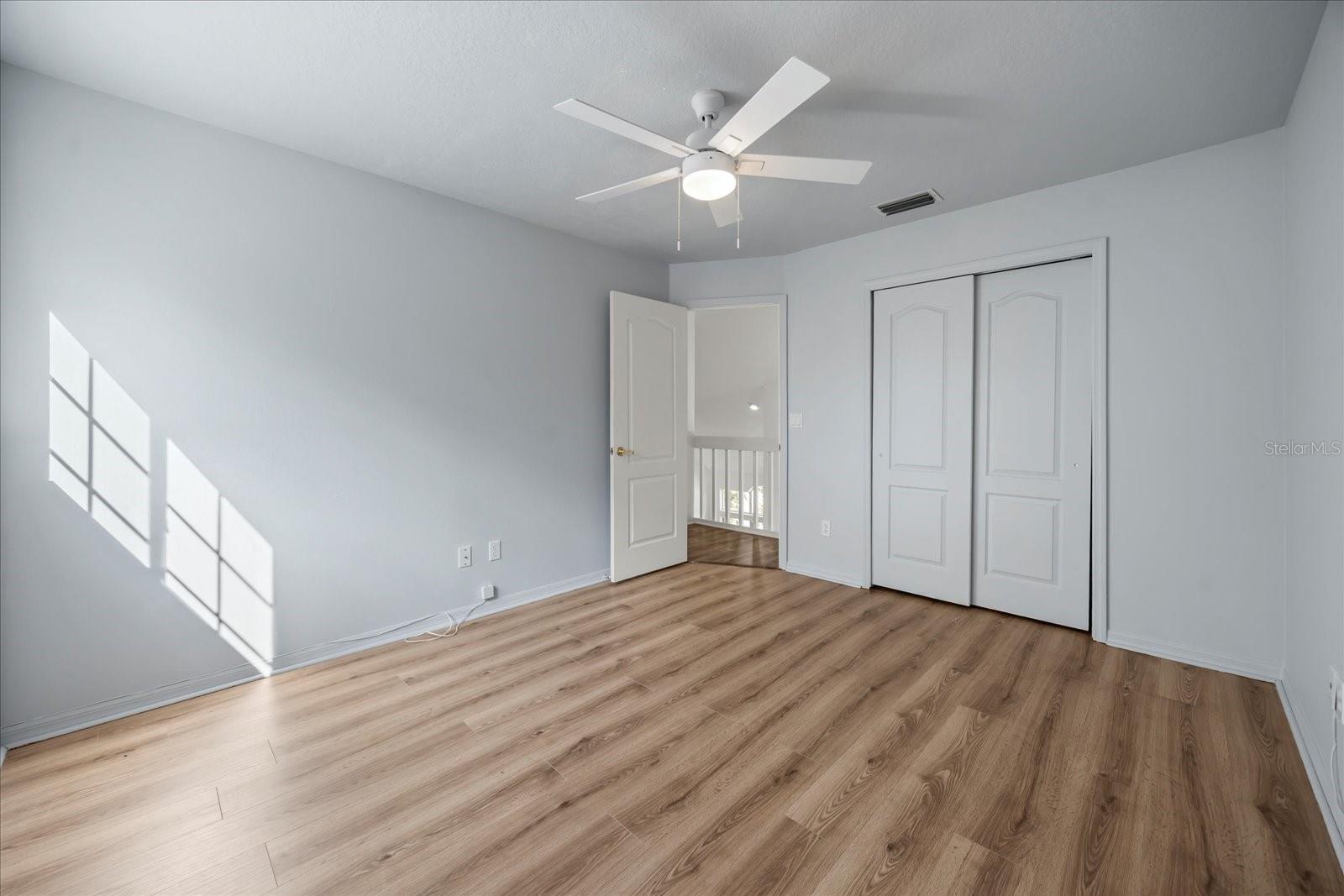 220 Wimbledon Cir Property Photo 20