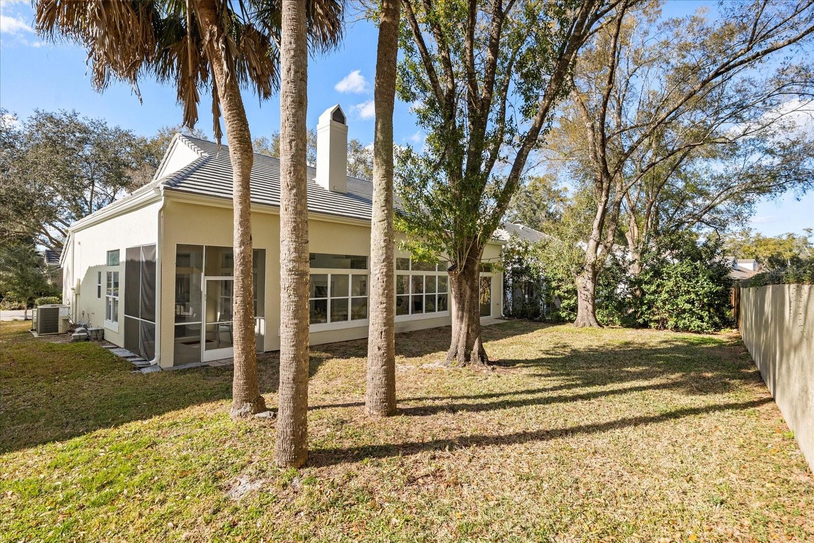 220 Wimbledon Cir Property Photo 23