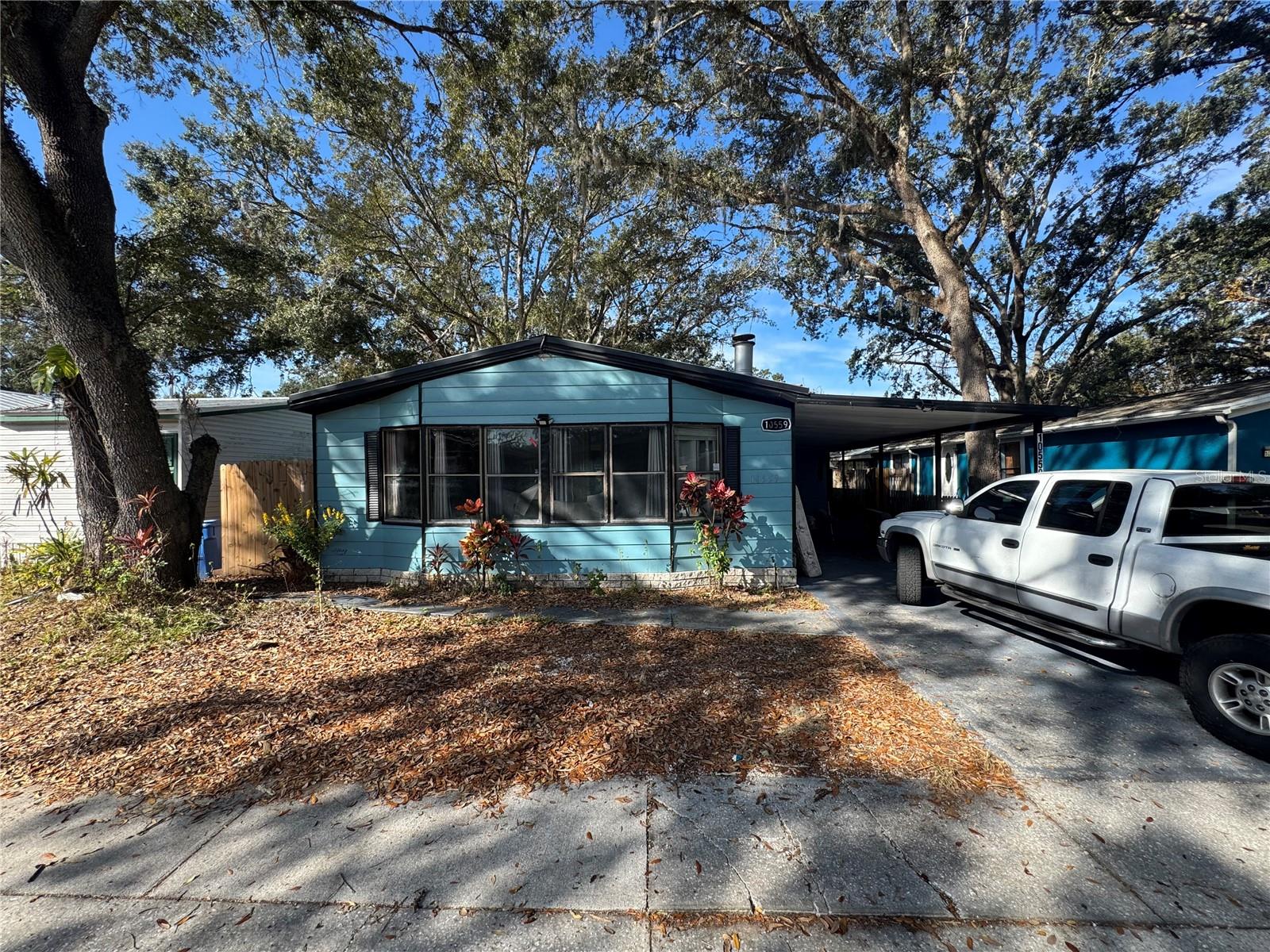 10559 BAY HILLS CIR Property Photo 1