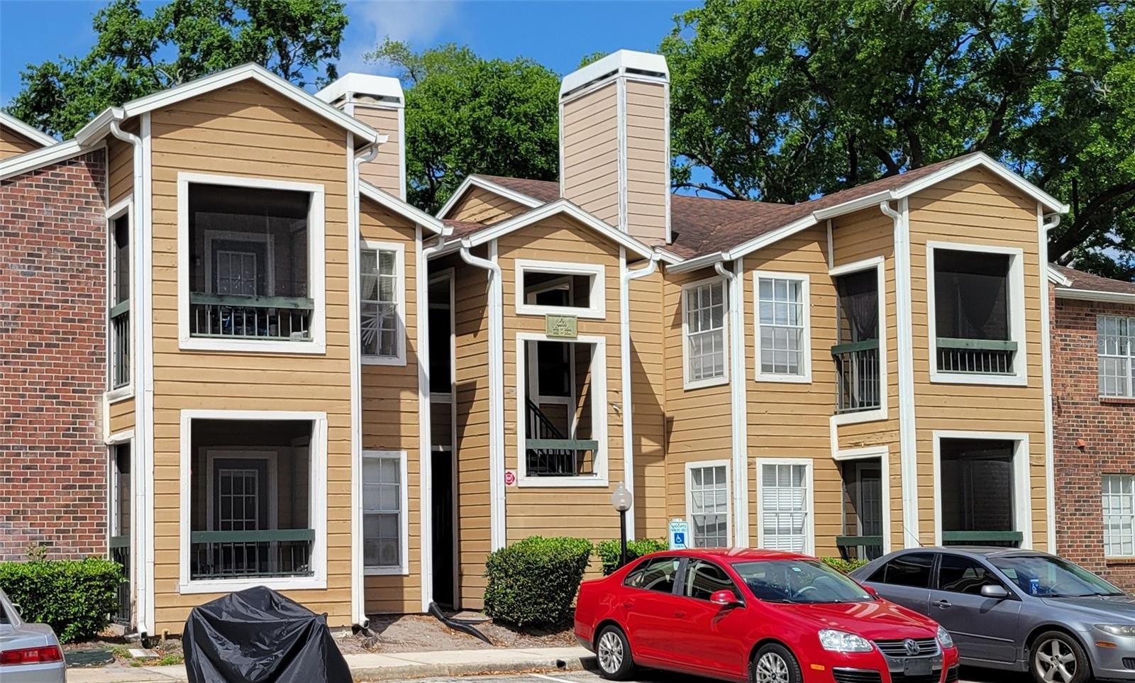 4400 THORNBRIAR LN #201 Property Photo 1