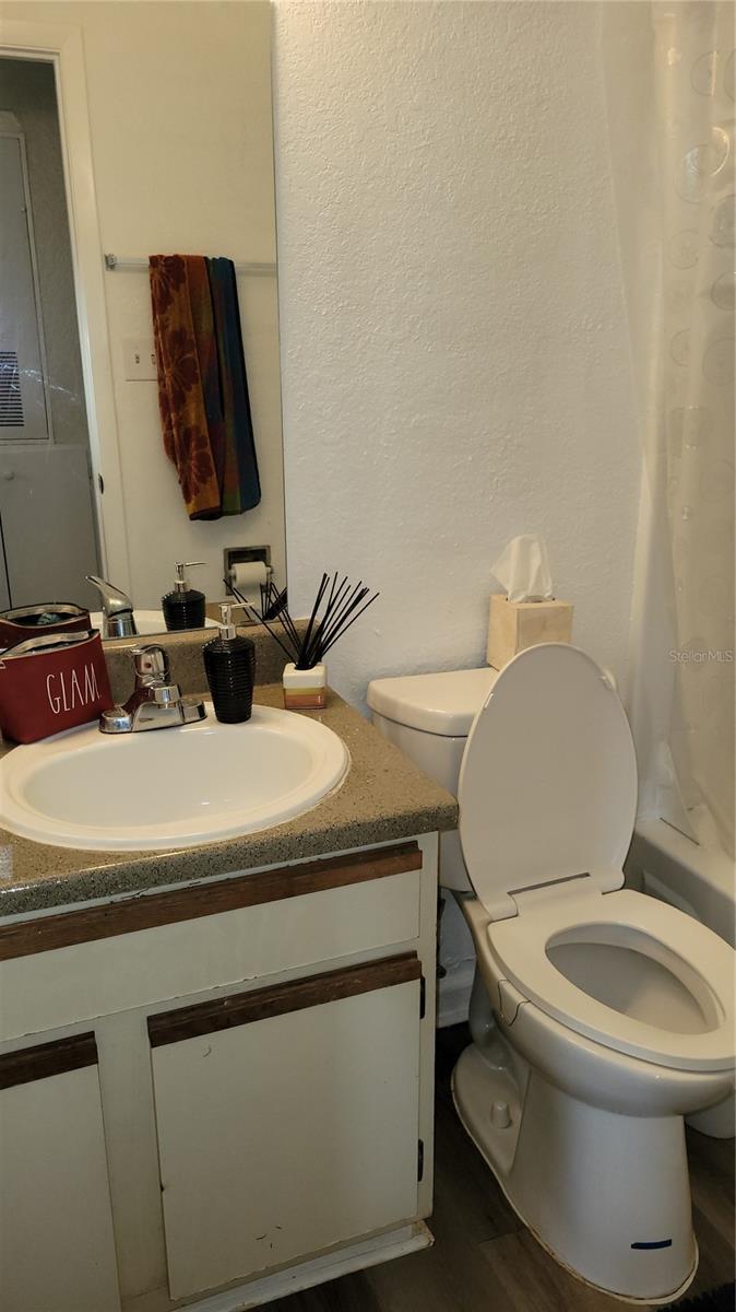 4400 Thornbriar Ln #201 Property Photo 9