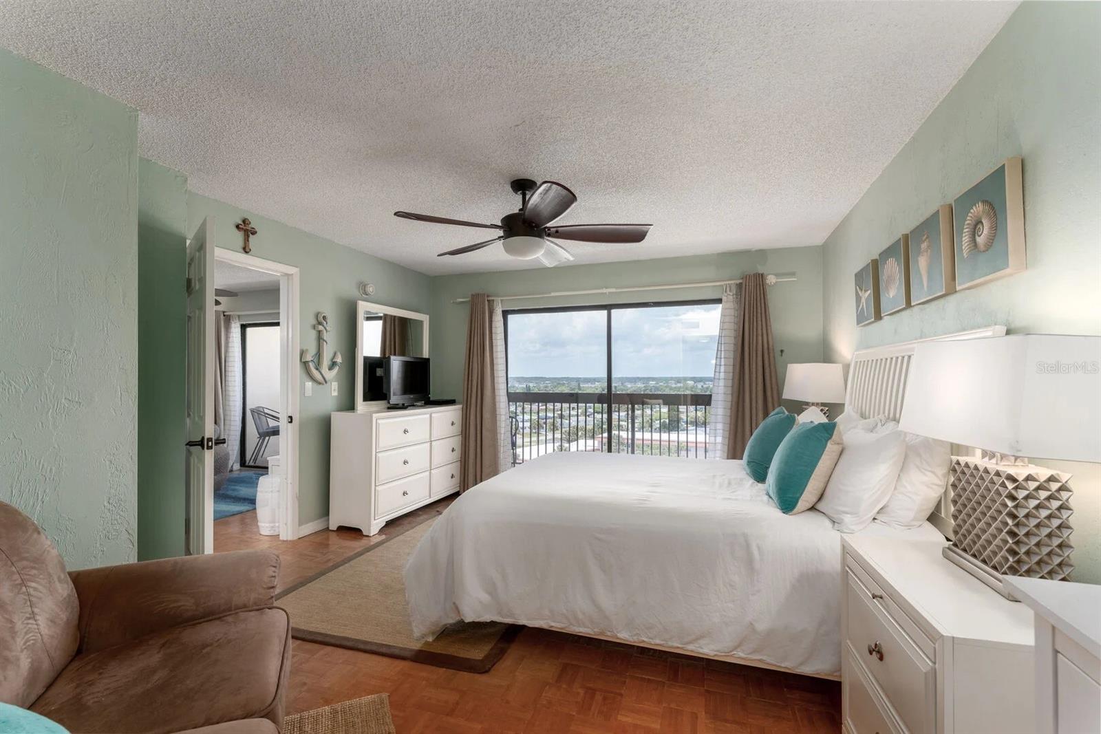 1513 Ocean Shore Blvd #8a Property Photo 4