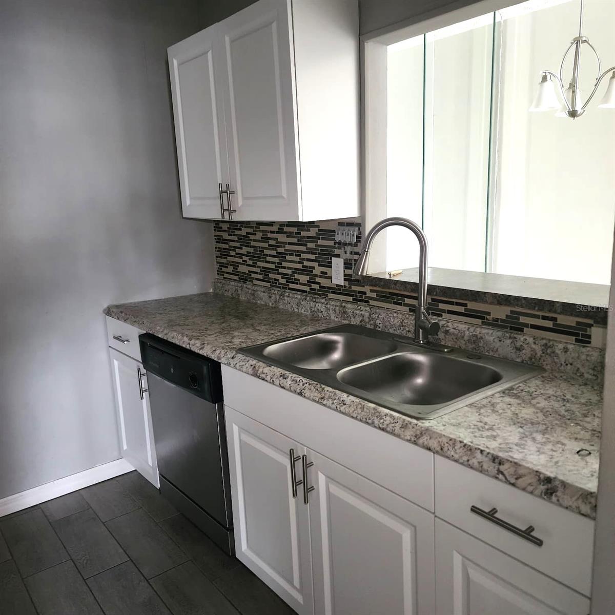 2040 San Marcos Dr Se #105 Property Photo 4