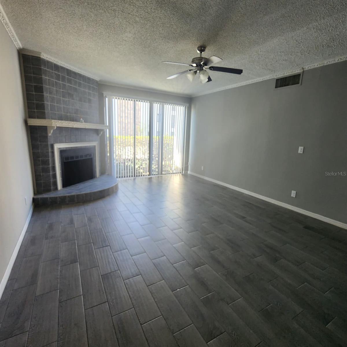 2040 San Marcos Dr Se #105 Property Photo 6