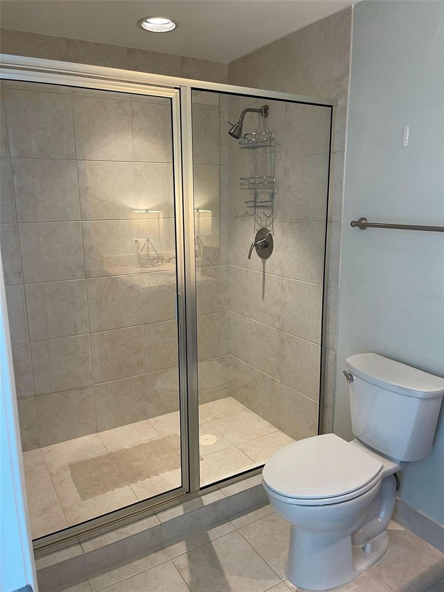 241 Riverside Dr #410 Property Photo 21