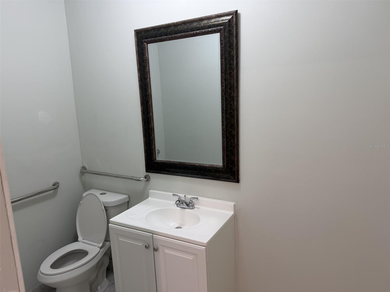 5005 Edgewater Dr Property Photo 6