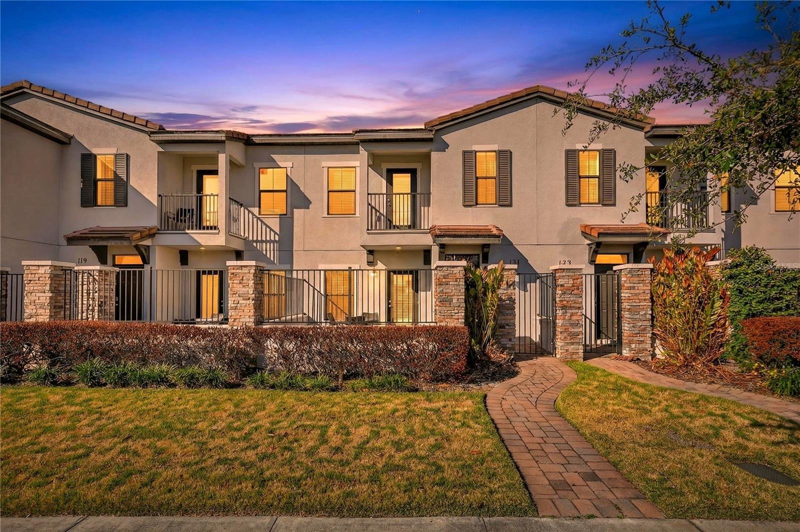 121 KENNY BLVD