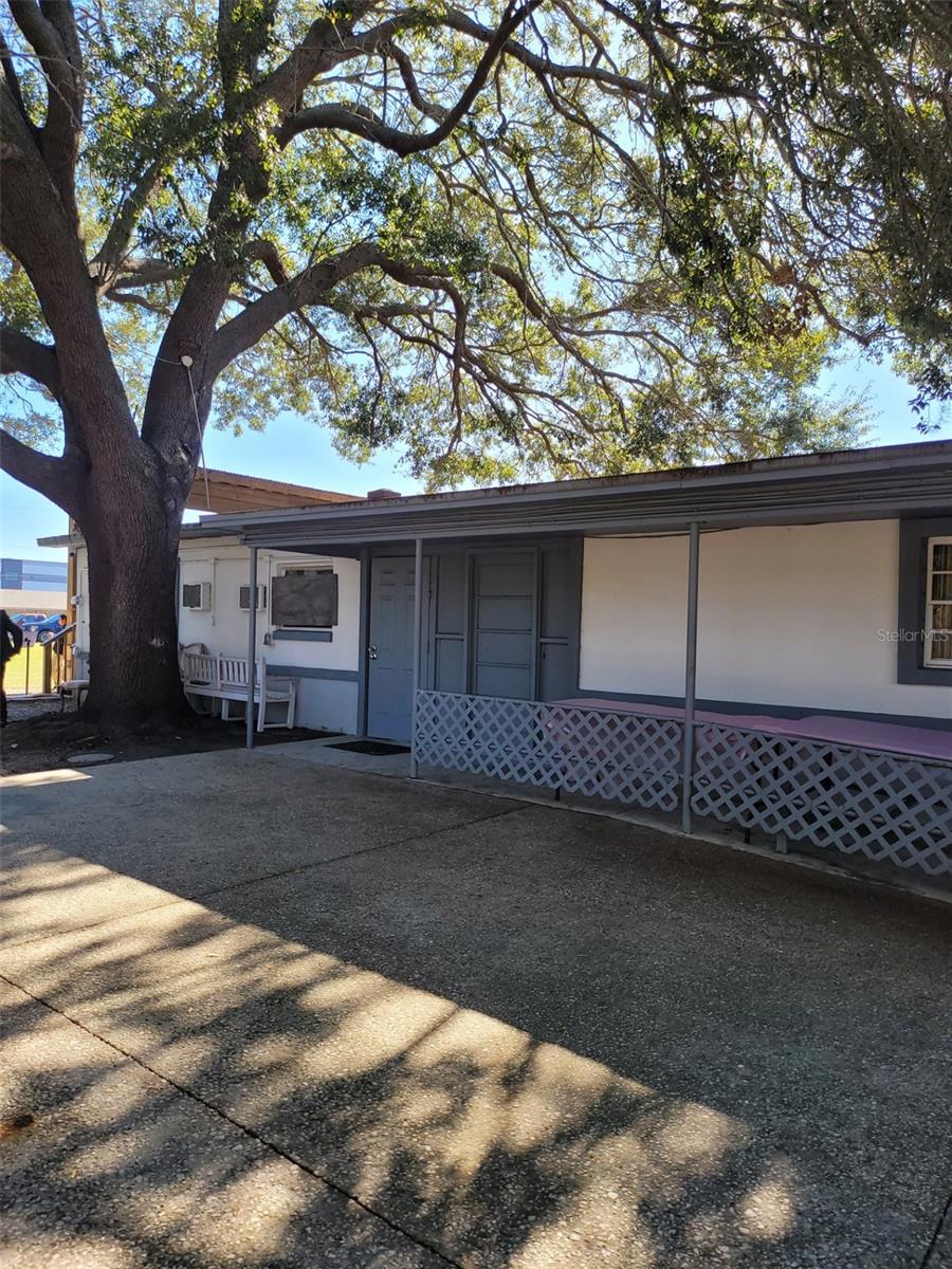 5721 S Texas Ave Property Photo 4