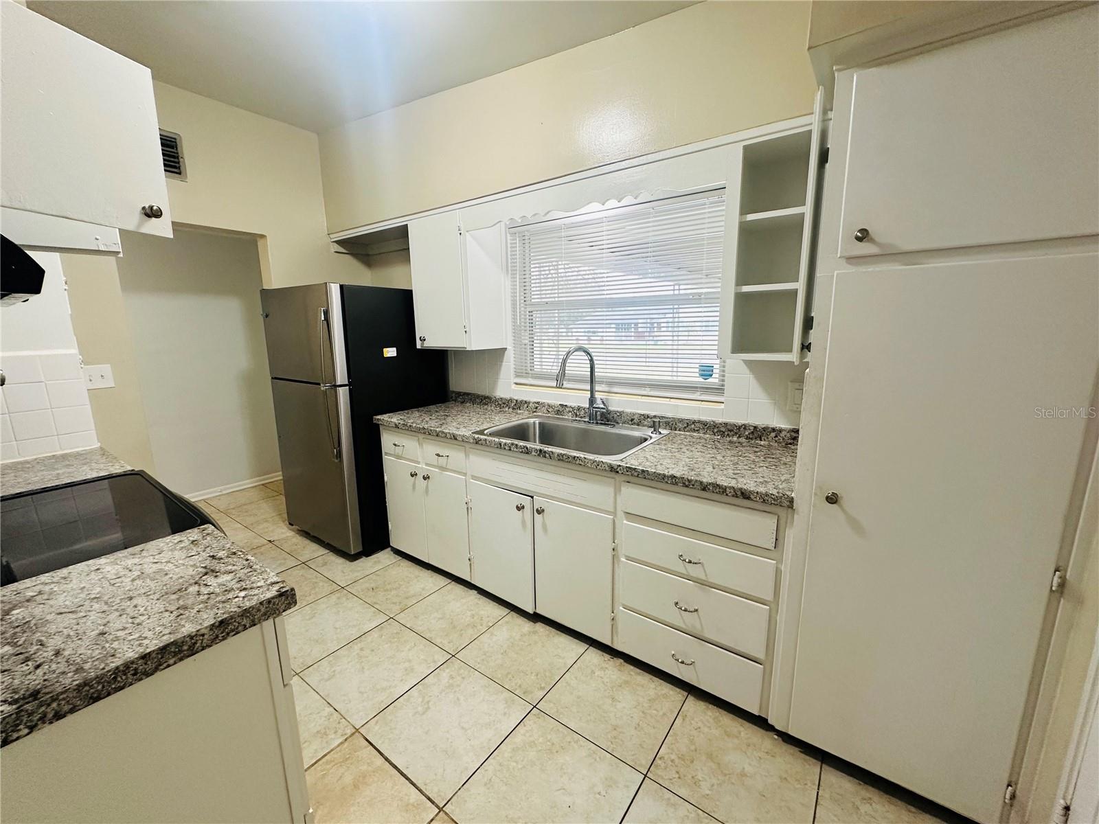 6033 Balboa Dr Property Photo 3