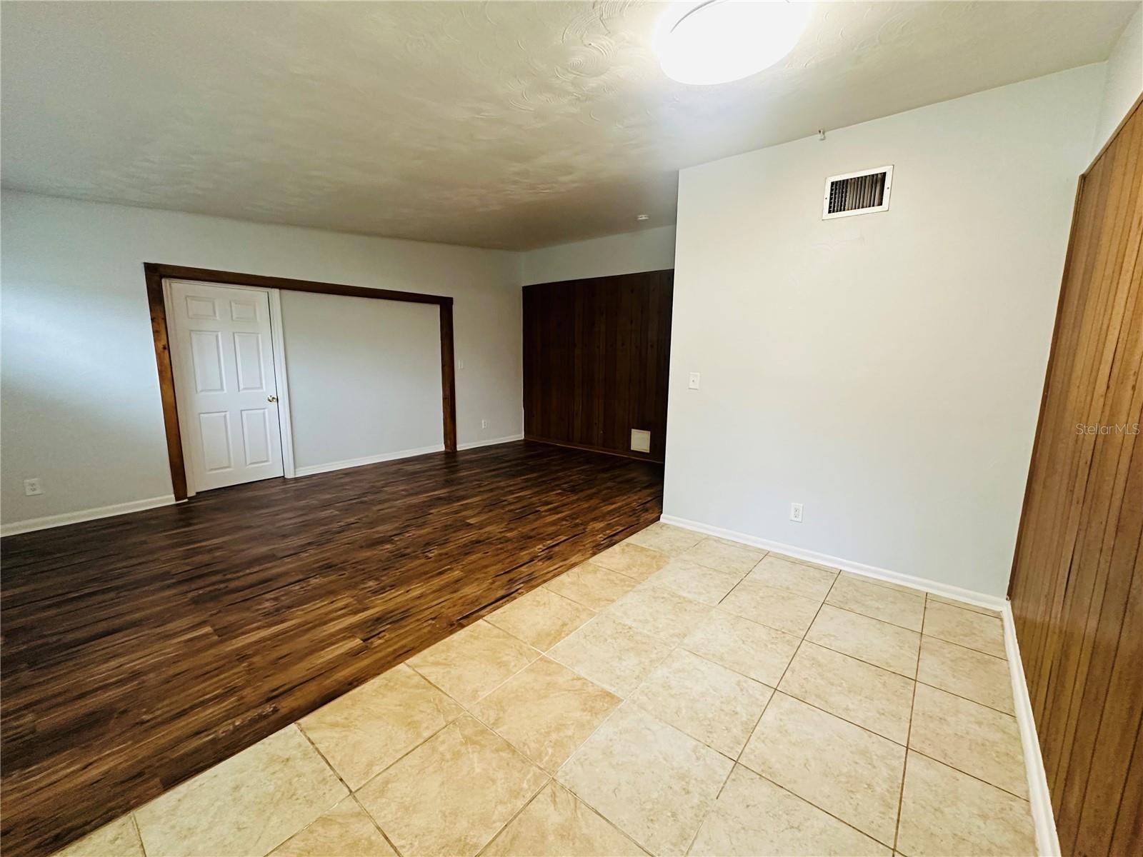 6033 Balboa Dr Property Photo 4