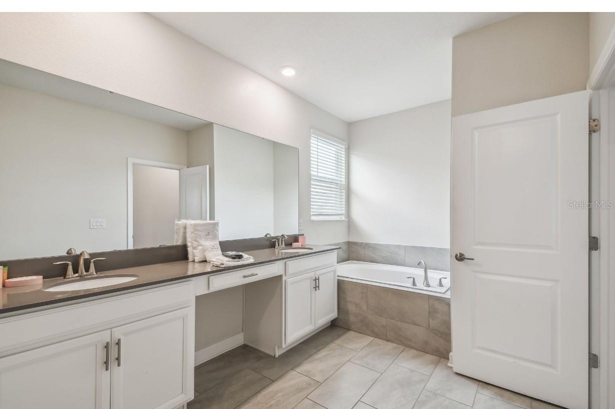 2784 Bookmark Dr Property Photo 27