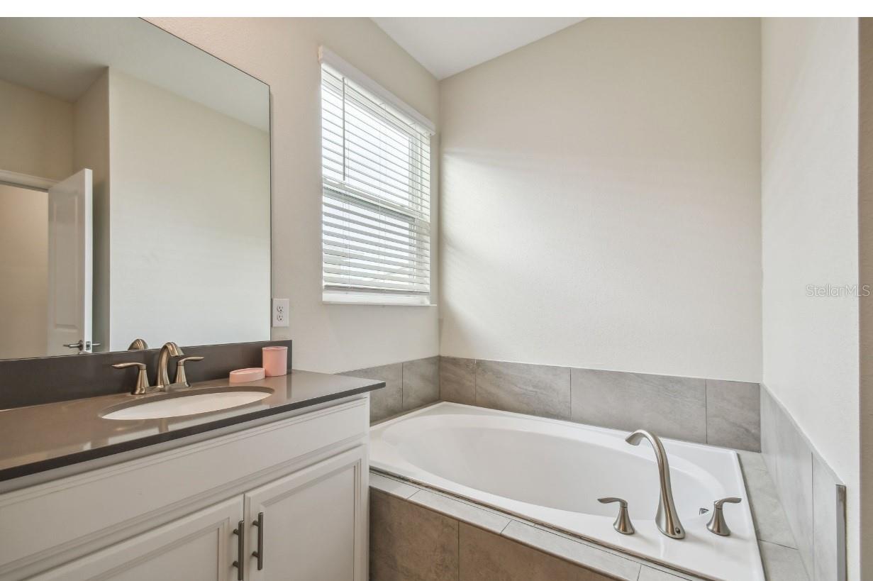 2784 Bookmark Dr Property Photo 28