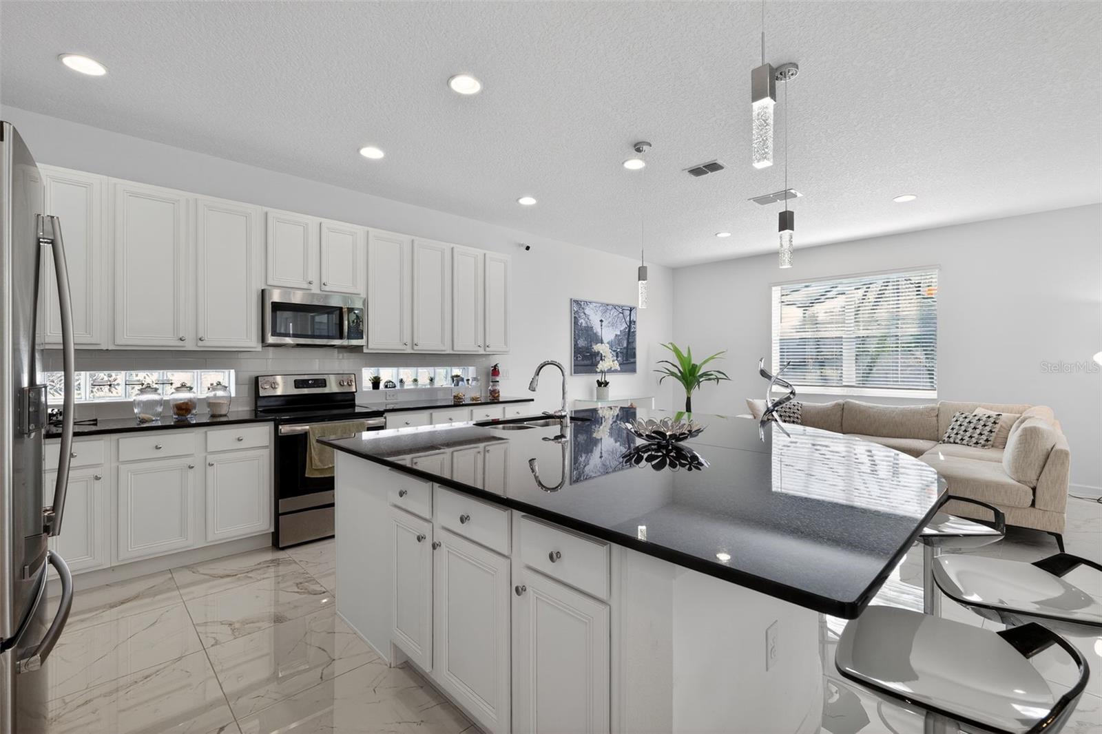 4577 Cabello Loop Property Photo 7