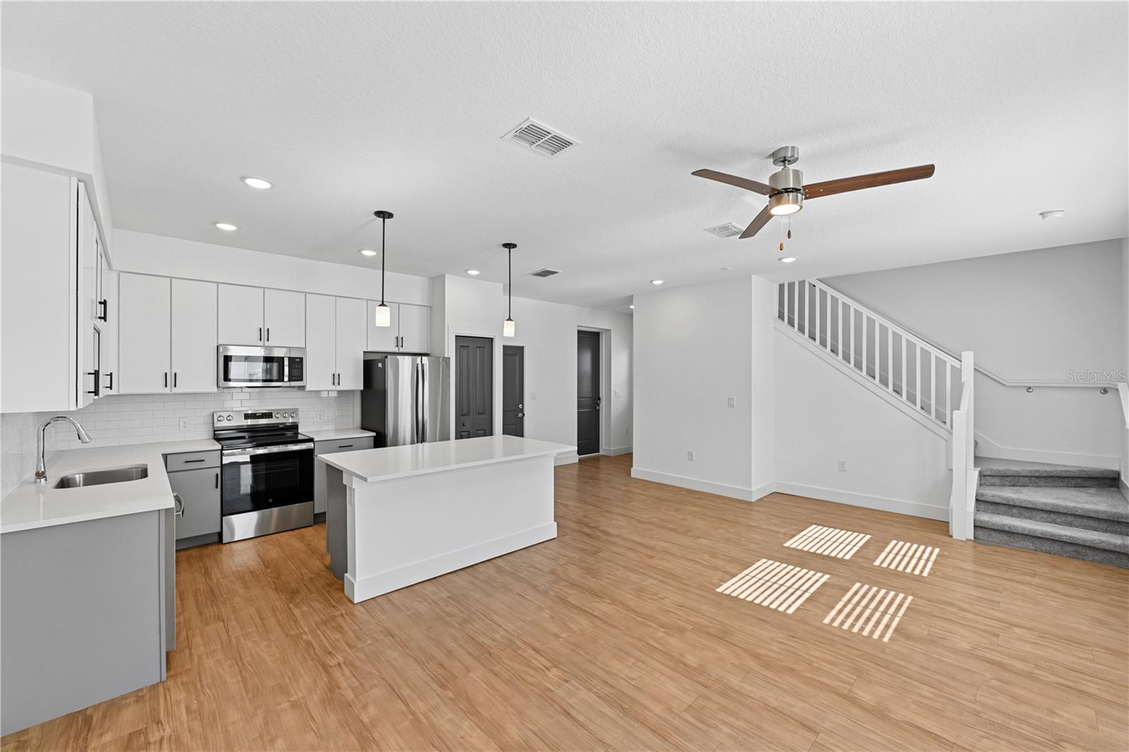 1898 Zac St #dawn Property Photo 4