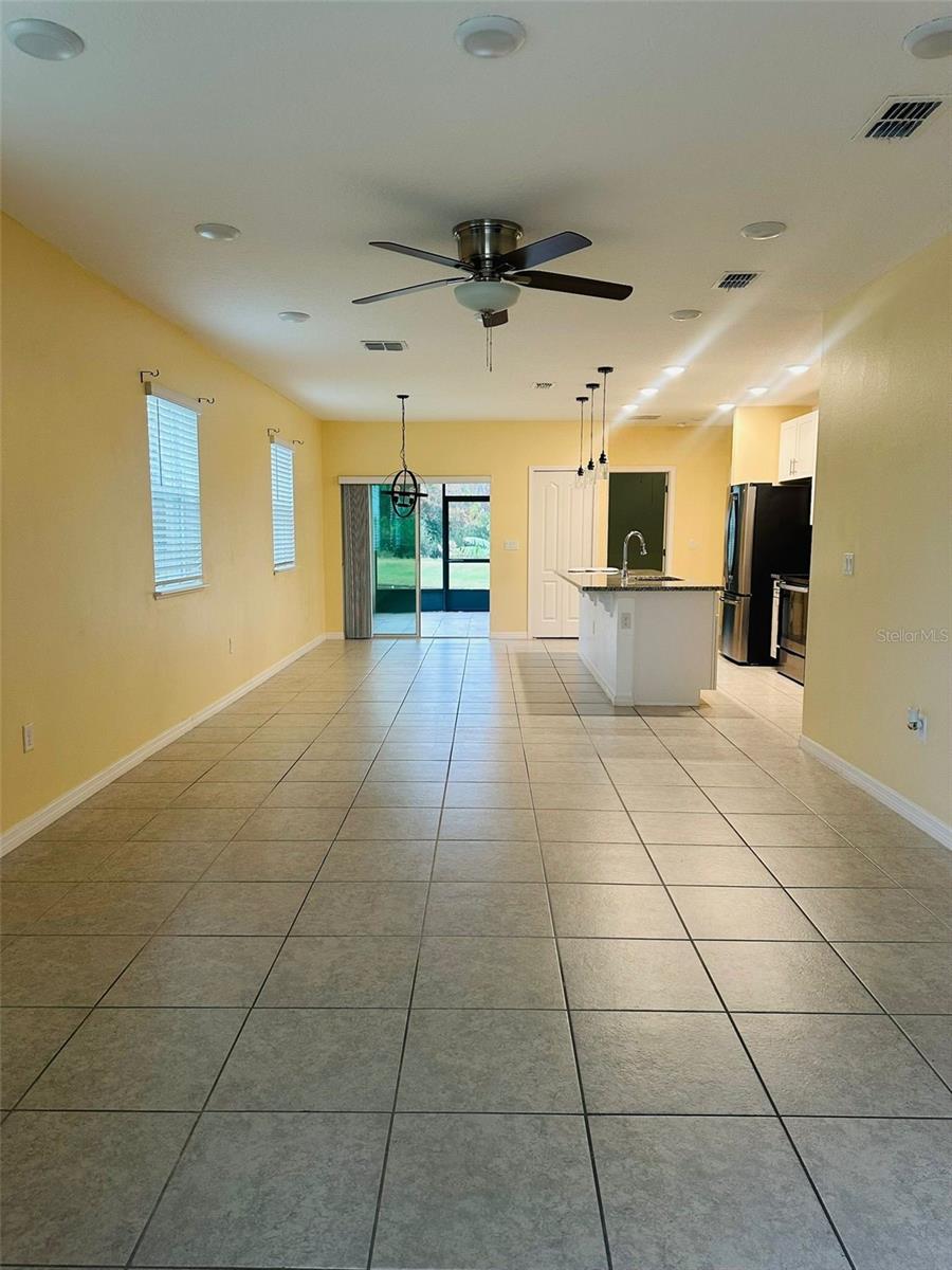 2221 Canyon Breeze Ave Property Photo 5