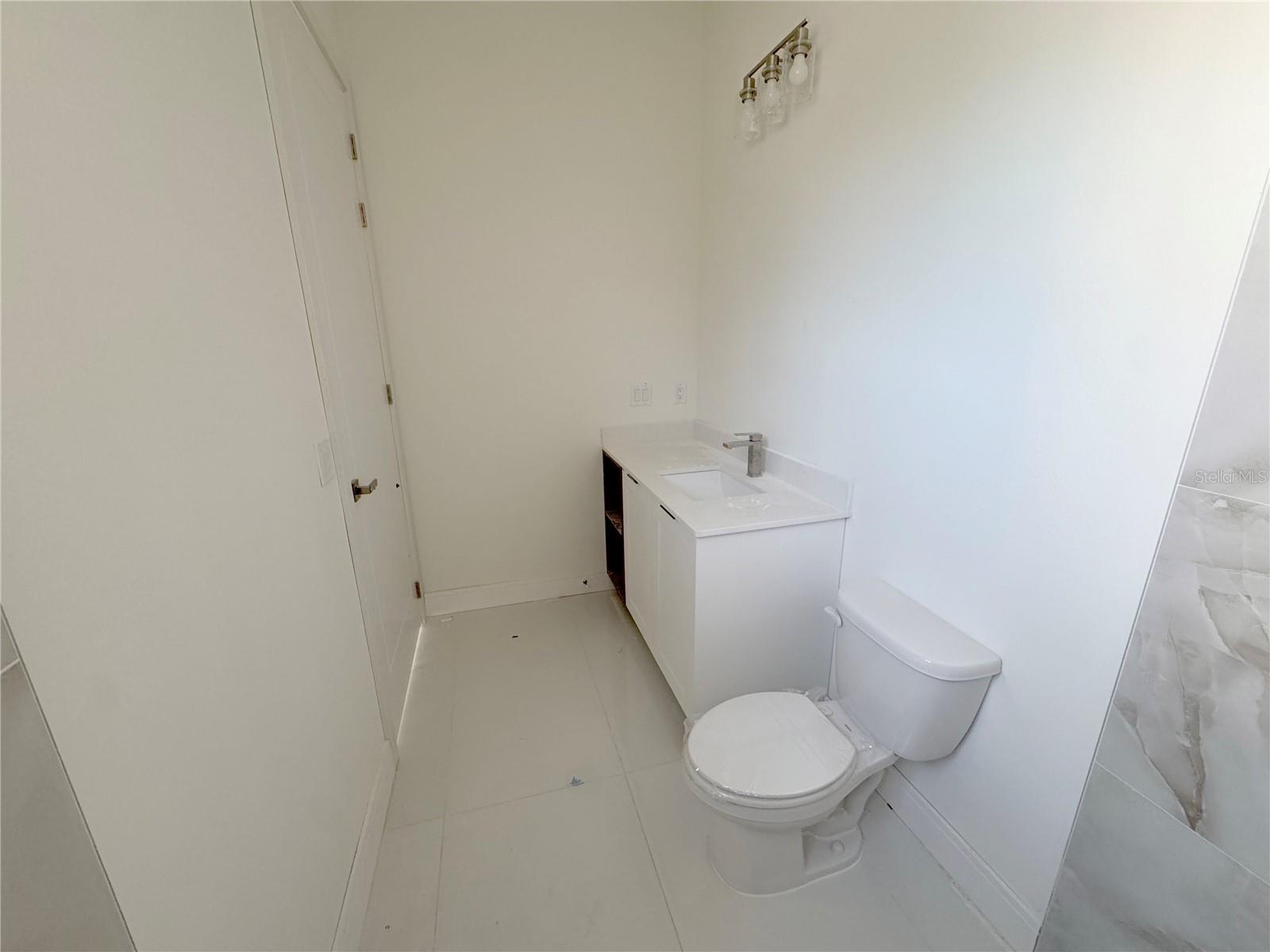 23372 Rosewood Ave Property Photo 8