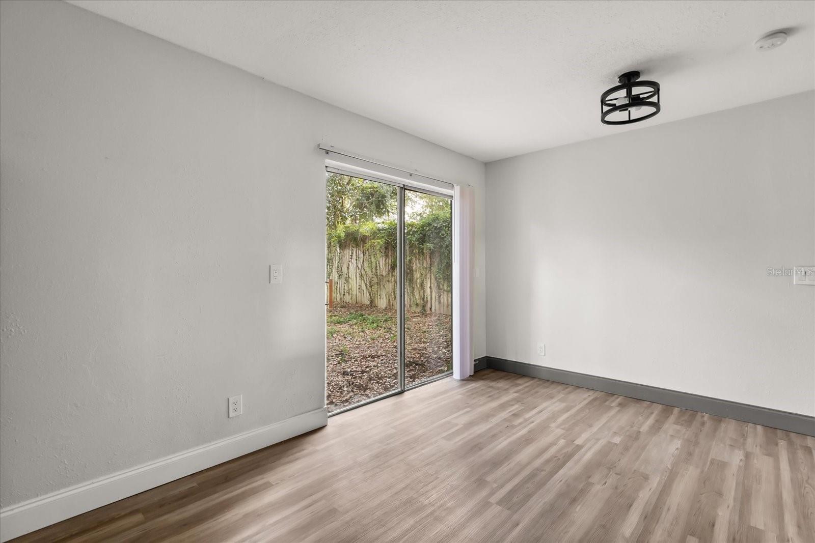 2507 Newberry St Property Photo 6
