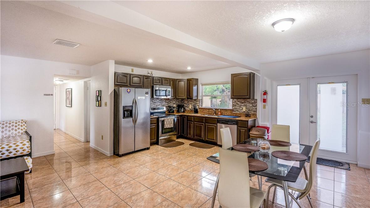 2721 Raeford Rd Property Photo 4
