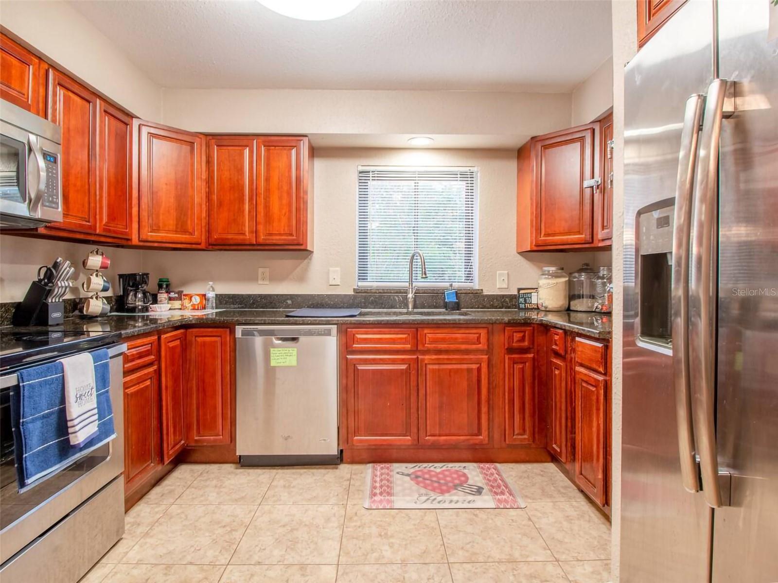 1245 Catalpa Ln Property Photo 9