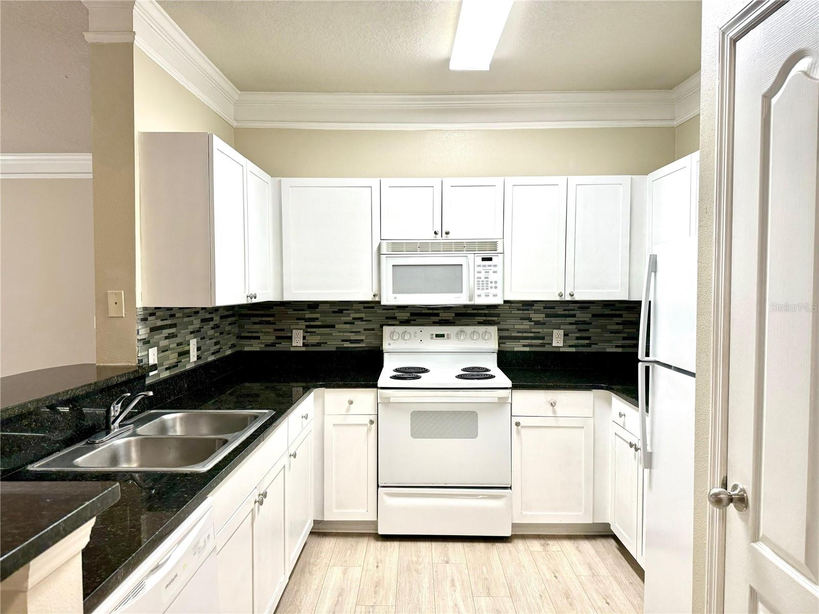 8842 Villa View Cir #3 Property Photo 4