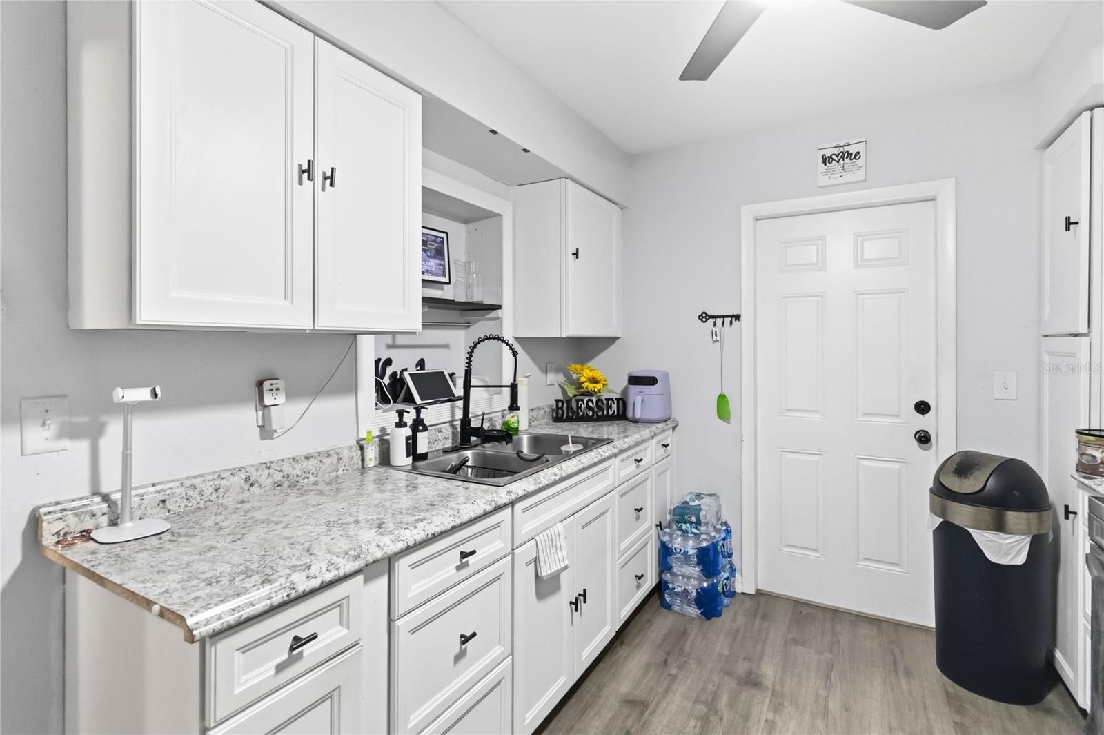 568 E Normandy Blvd Property Photo 7