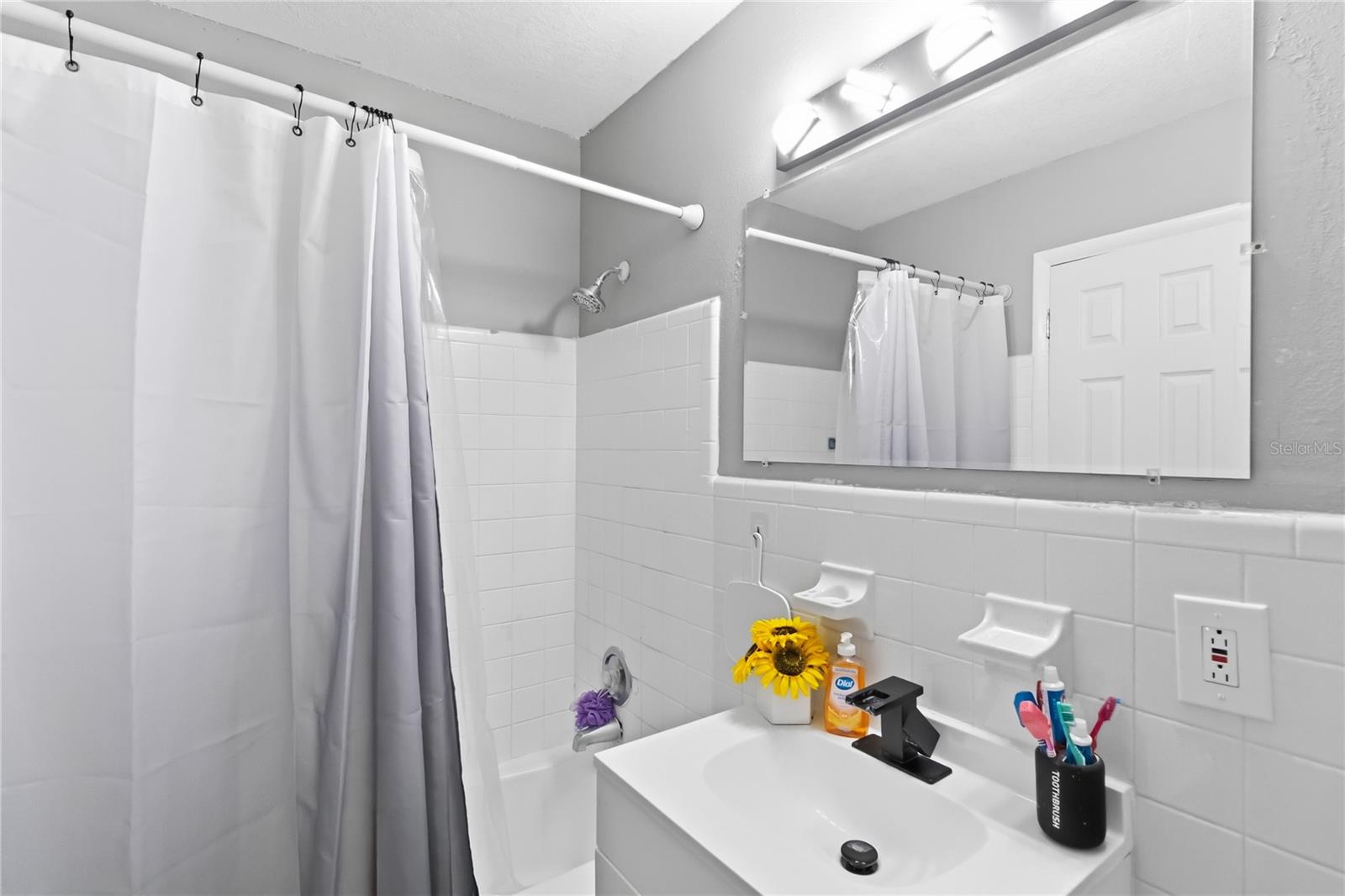 568 E Normandy Blvd Property Photo 11