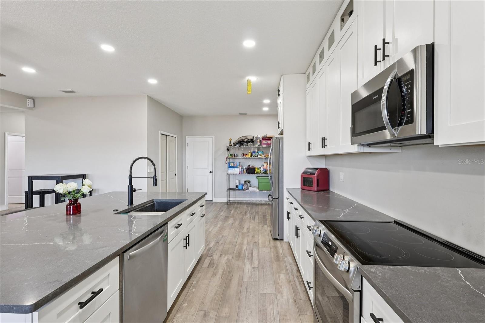 O6378564 Property Photo 15