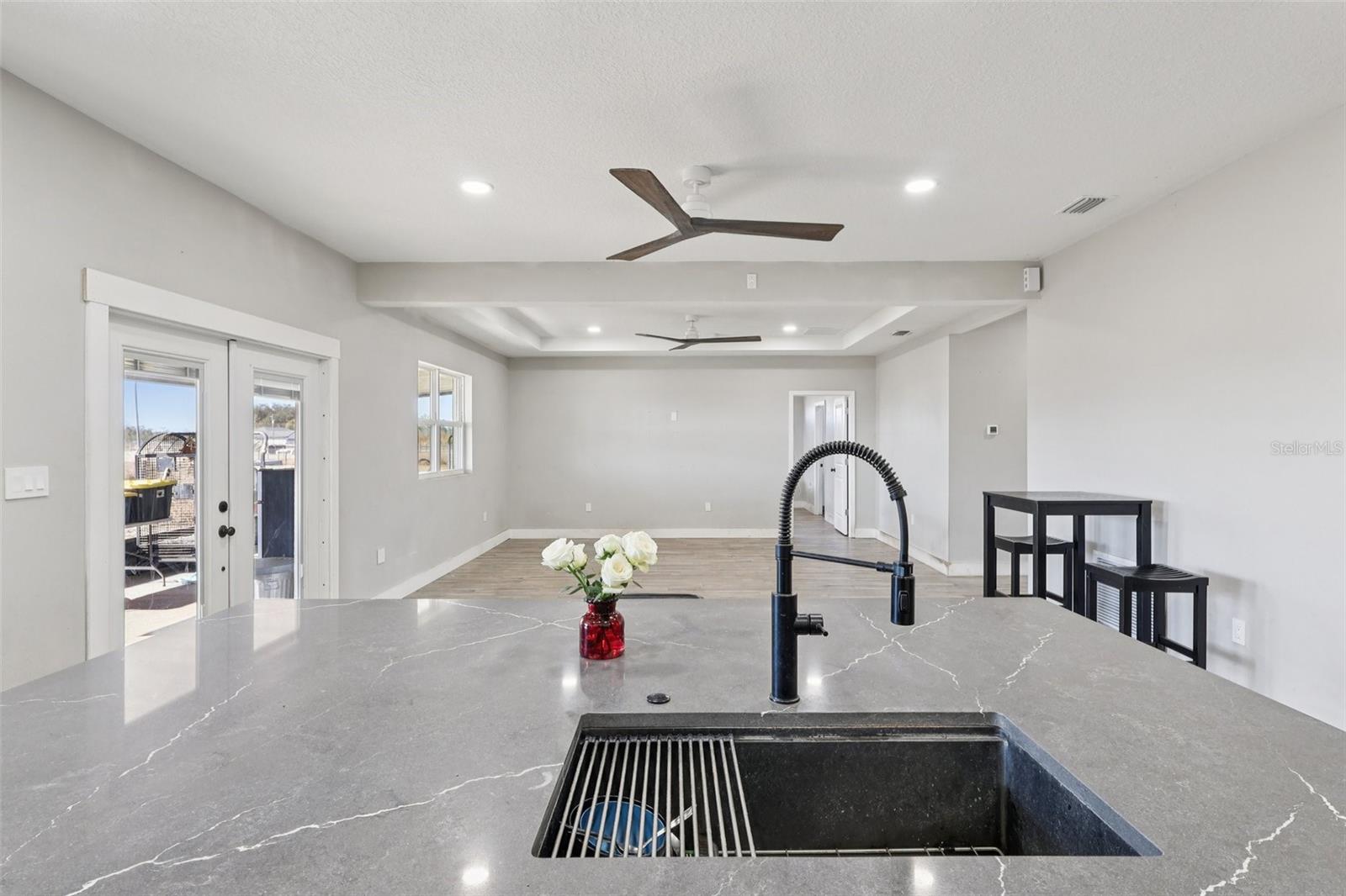 O6378564 Property Photo 16