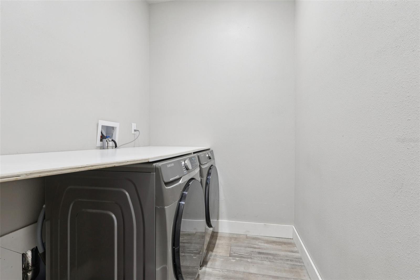 O6378564 Property Photo 22