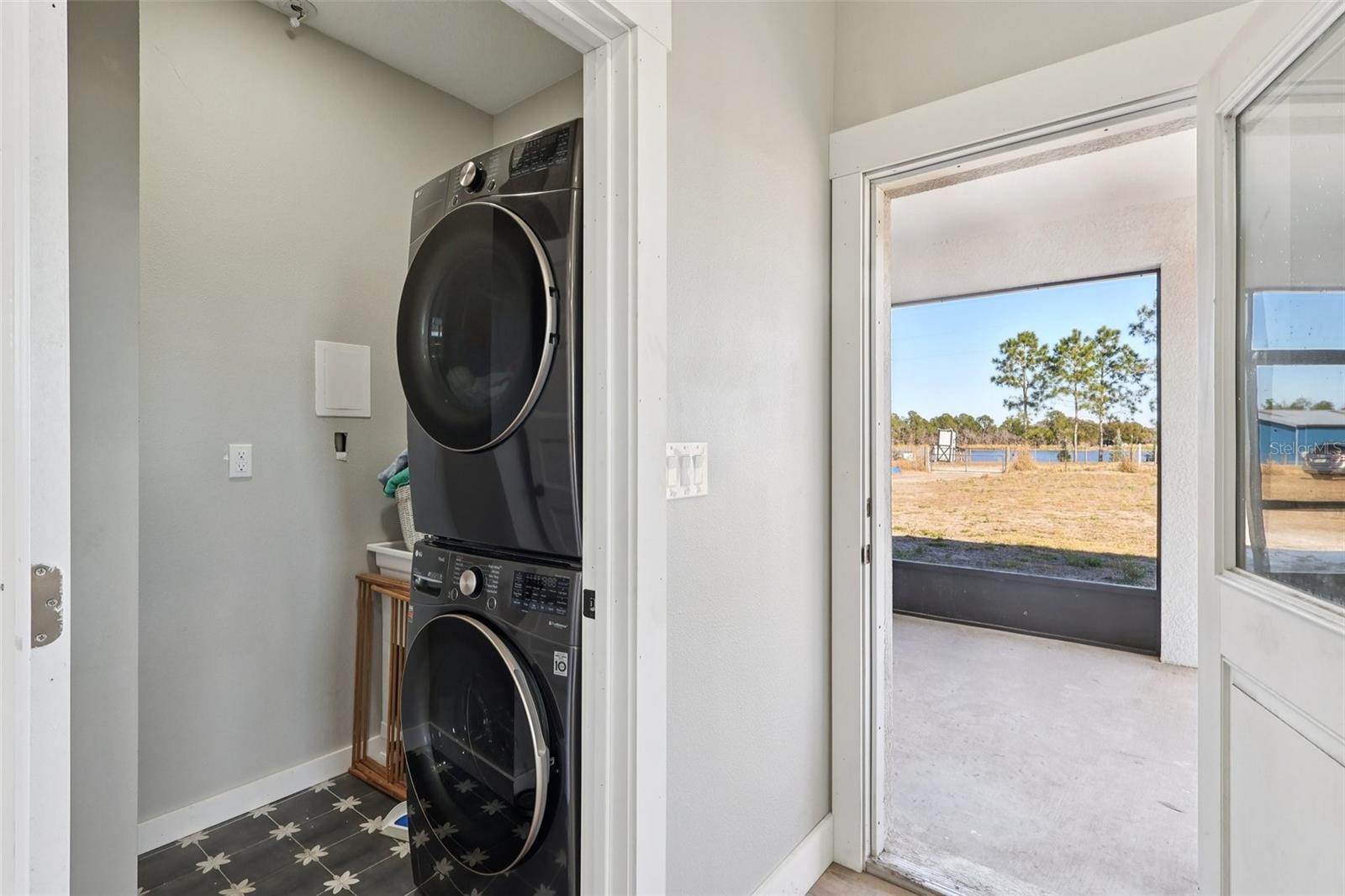 O6378564 Property Photo 25