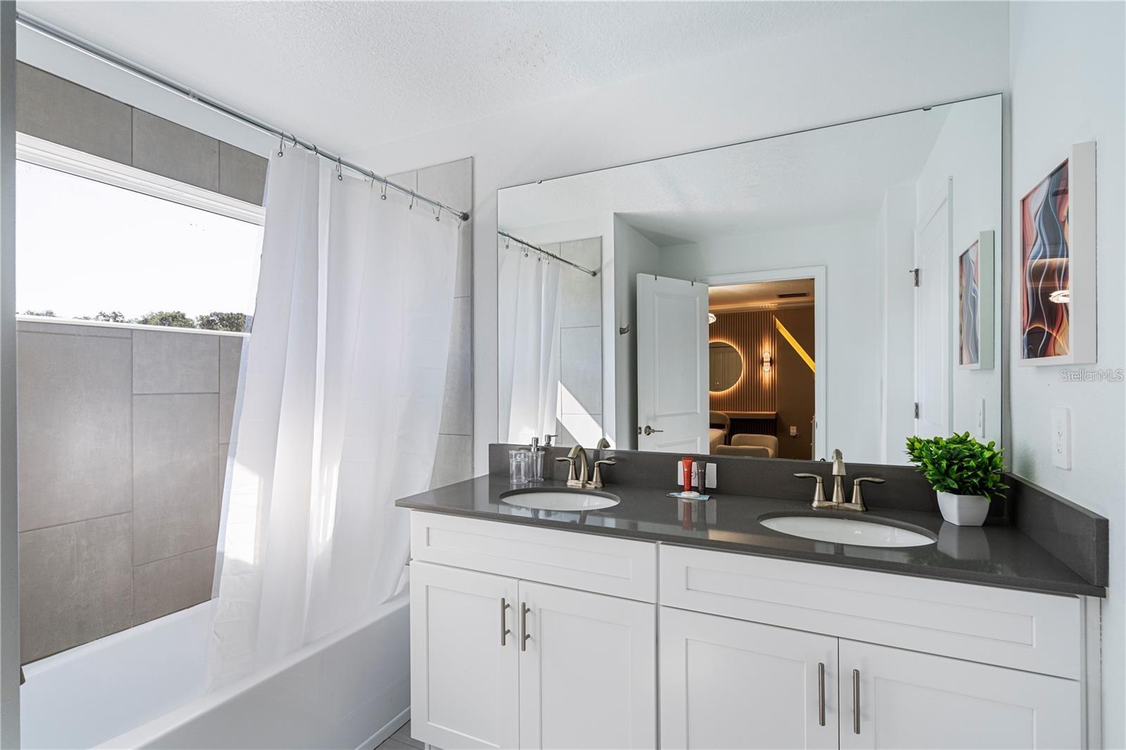 2600 Reading Trl Property Photo 5