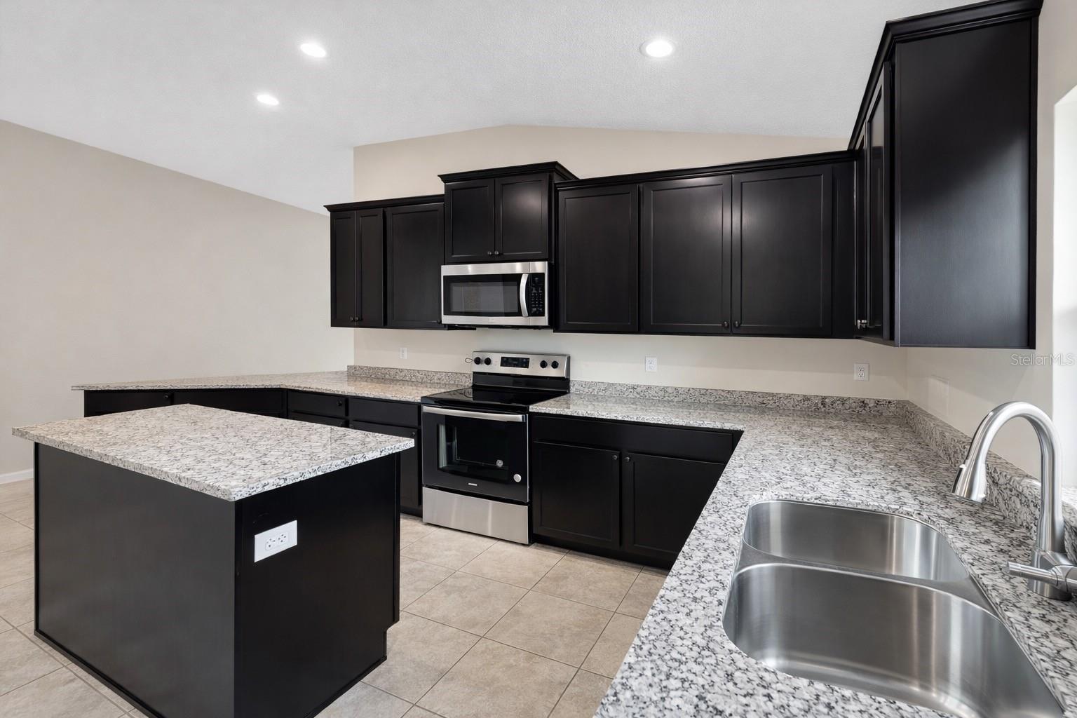 7544 Bent Tree Loop Property Photo 5