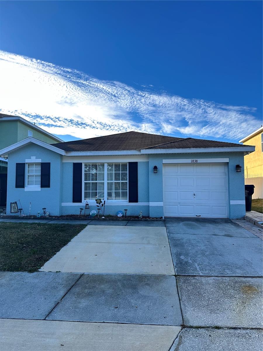 1838 ROYAL RIDGE DR Property Photo 1