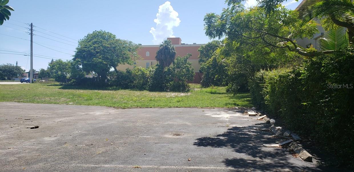 600 E Atlantic Blvd Property Photo 7