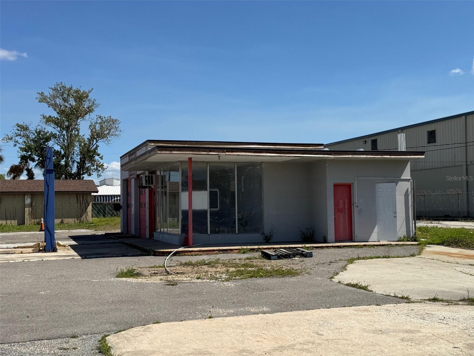 3960 Silver Star Rd Property Photo 16