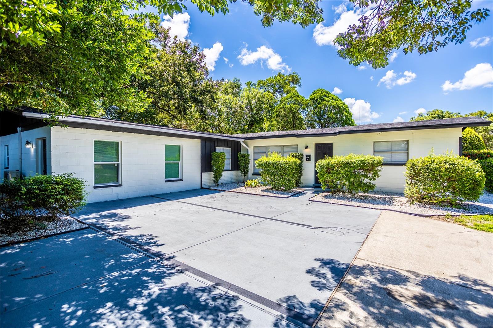 1213 Corbett Ln Property Photo 1
