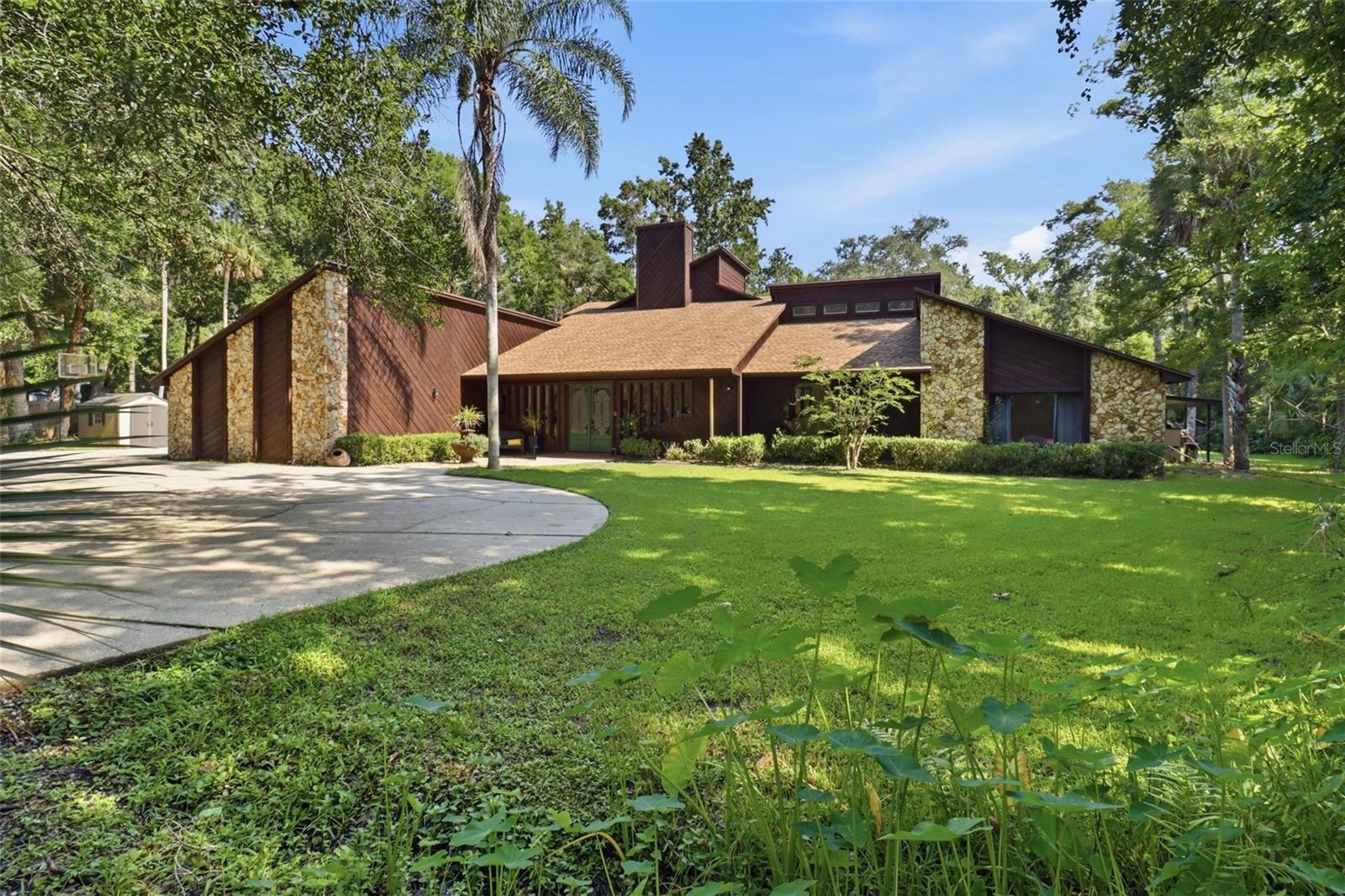 120 E Bahama Rd Property Photo 1