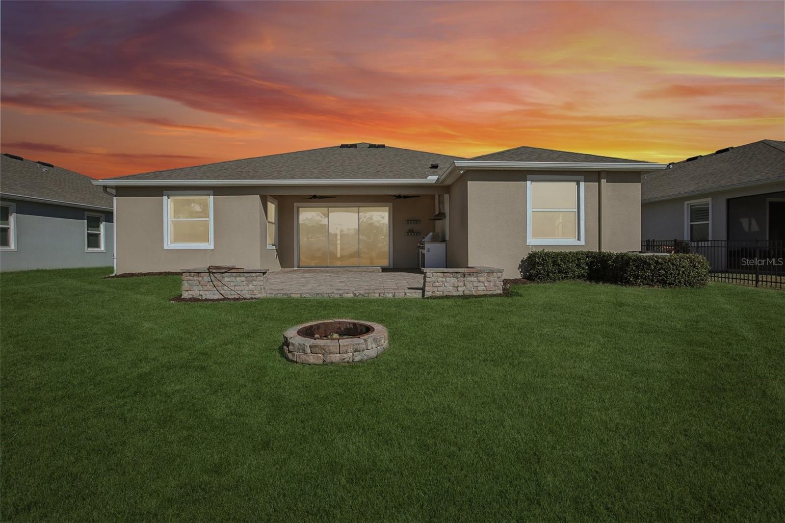 10747 Laxer Cay Loop Property Photo 2