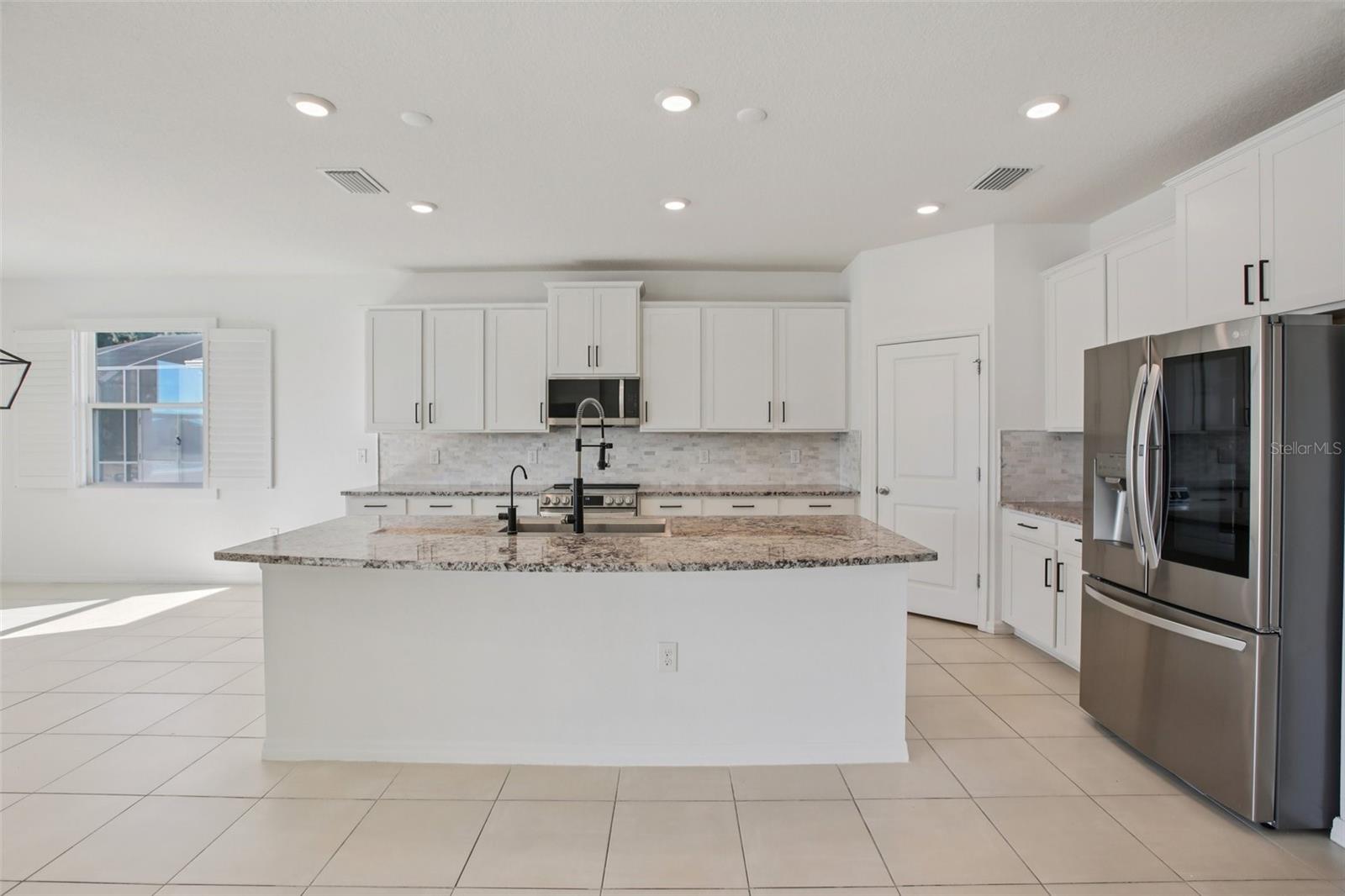 10747 Laxer Cay Loop Property Photo 19